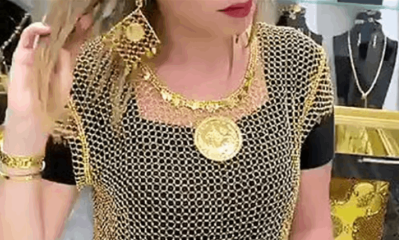 فستان مصنوع من الذهب .. صائغ كويتي يعرضه للبيع بمناسبة عيد الحب