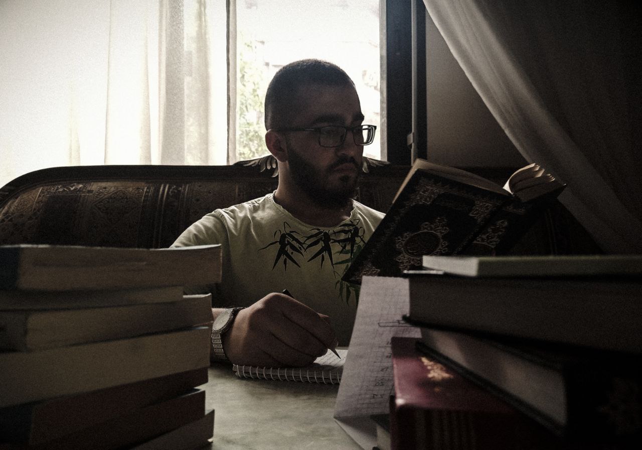 غياث الرفاعي كاتب سوري شق طريقه بنفسه (لقاء حصري)